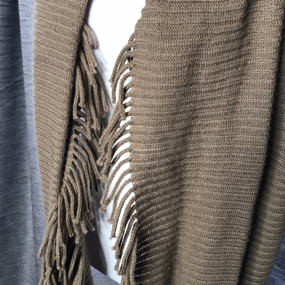 BROWN FRINGE INFINITY SCARF - Picture 4 of 5